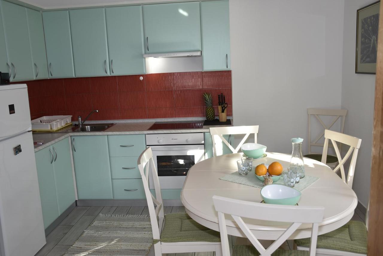 Apartmani Mira 克罗诺维察 外观 照片